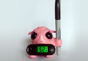 3D printed Star Atlas PURI Pen Holder with removable clock